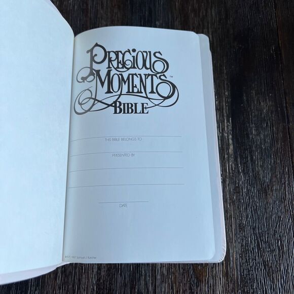 Vintage Precious Moments Bible Catholic Edition Leatherflex Violet Name Stamp - Picture 3 of 10